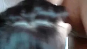 Черноволосая курва Escha_Logy дрочит и отсасывает пенис чуваку