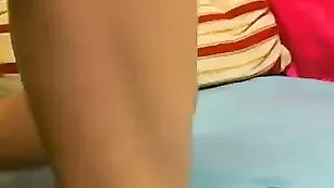 Сисястая краля AlexiySky теребит киску