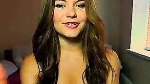 mandydeee очаровательная куколка дрочит на стуле