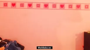 AnyaSabotage ( Alibbi SexySabotage ) танцует в синих трусиках