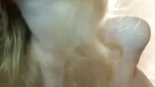 Ажурная блондинка SexyMona ласкает натуральные сиси