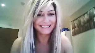 Поразительная цаца xblakstarx владеет обалденной грудью