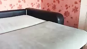 Взрослая женщина krasivaya555 устраивает порцию ласок