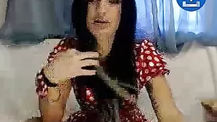 Цыпочка в чулках darkdiamon мастурбирует бритую пизду