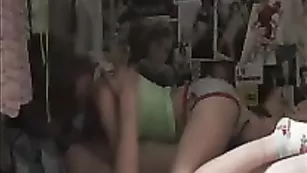 Стройная девица трахается с чуваком