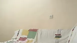 Желанная самка marinoshka показывает красивое тело