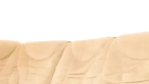 Грудастая цыпочка Maya777 танцует стриптиз