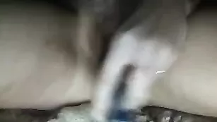 Sexyloveboy поставила камеру под стол и трахнула себя самотыком