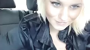 jesydiamond трахает себя в центре города