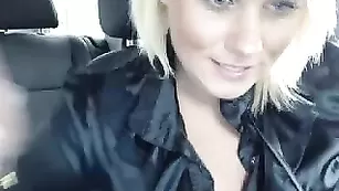jesydiamond трахает себя в центре города