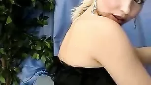 Порочная шкура KissMeHot наминает крупные сиськи