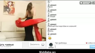 Изумительная шлендра Grafinnya позирует с красивом платье