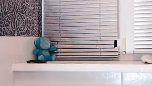 DiVVa жаркая мастурбация шлюхи в ванной