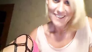 jesydiamond балуется анальными шариками