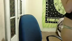 Солидная сука AlinaVIP777 пускает в ход большие груди