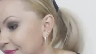 Элитная сука milo4ka теребонькает анал