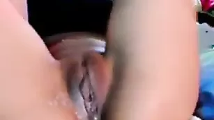 Сексуальная дама Goddess смачно долбит оба отверстия