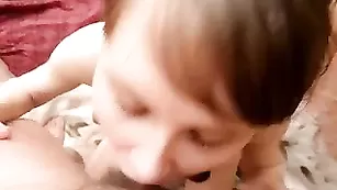 Русская пассия AngelLove4U делает незабываемый минет