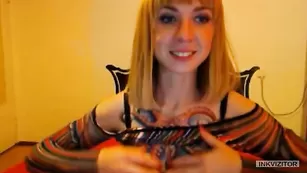 Великолепная телка Mary1Mary позирует голенькая