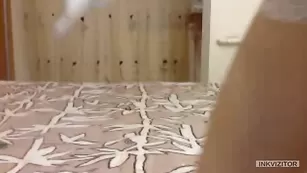 Худая сука LittleXkris теребит пилотку