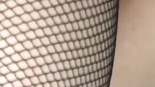 Русская барышня Laurry показывает бритую пилотку