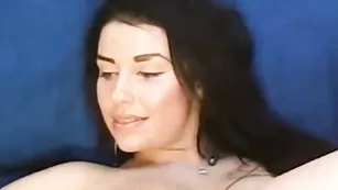 Строптивая цаца с тату CokeySpeed наминает анал