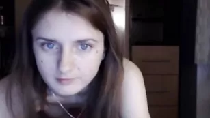 Темноволосая шваль MonicaCute общается во фри чате