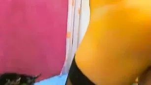 Восхитительная дама SuzanaSky яро трахает себя фаллосом