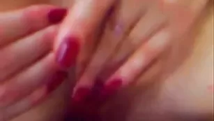 Изумительная бабенка DirtThoughts ласкает половые губки