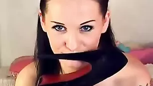 Роскошная леди ManeaterXXX трахается с дилдо