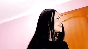 Сказочная стерлядь Bombinna мило теребит клитор