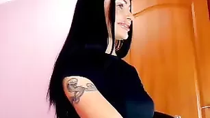 Сказочная стерлядь Bombinna мило теребит клитор