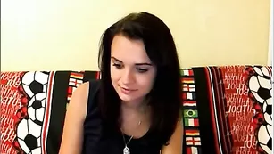 Знойная брюнетка EricaCampbel ласкает бритую пизду