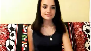 Знойная брюнетка EricaCampbel ласкает бритую пизду