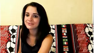 Знойная брюнетка EricaCampbel ласкает бритую пизду