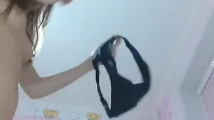 Очаровательная курва sabina1 трахает пизду фаллосом