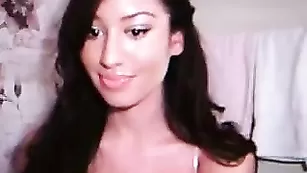 Пикантная леди Carmen наминает большие груди