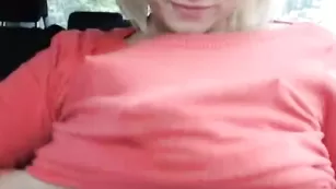 jesydiamond натирает письку через трусики