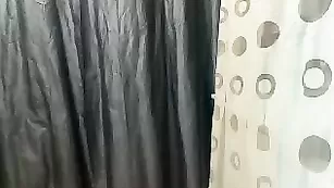 Классная барышня milanasex снимает нижнее белье