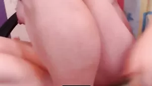 lusty tamina облизывает ножки и дрочит киску