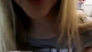 Сексуальная путана Inga эротично раздевается на камеру