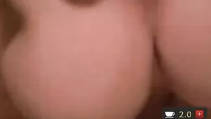 Пошлая сучка Milo4ka трахает бритую пизду