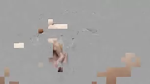 Похотливая брюнеточка Peaches015 пальчиками трахает задницу
