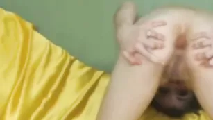 Озорная шмара ericca ласкает интимные места