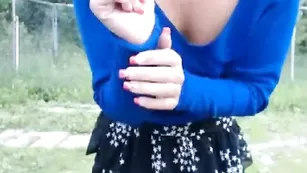 jesydiamond задирает одежду оголяя сиси