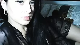 slyfoxxyy милая брюнетка во фри