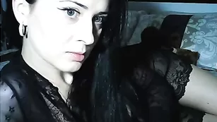 slyfoxxyy милая брюнетка во фри