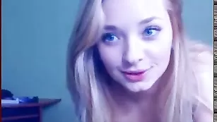 Бодрая сучка A_Von_Tease показывает роскошное тело