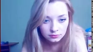 Бодрая сучка A_Von_Tease показывает роскошное тело