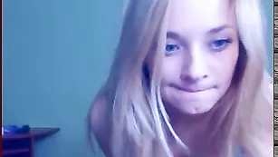Бодрая сучка A_Von_Tease показывает роскошное тело